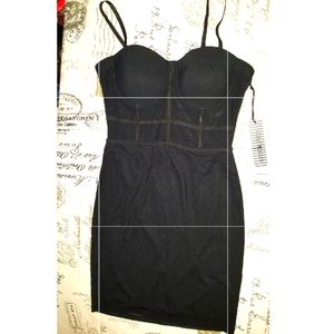 BLACK DRESS FITTED